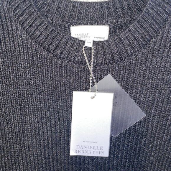Danielle Bernstein over-sized crew neck sweater 🖤 NWT SZ S/M - Picture 3 of 7